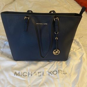 Michael Kors Jet Set Tote